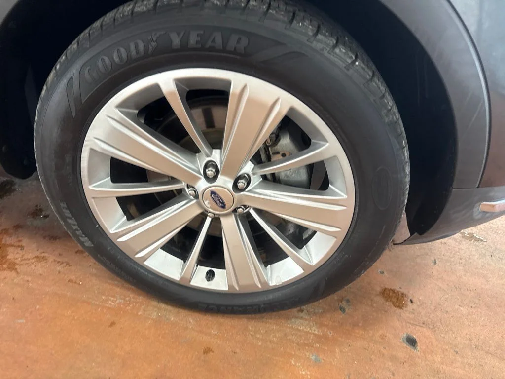 Used 2019 Magnetic Ford Limited image 10