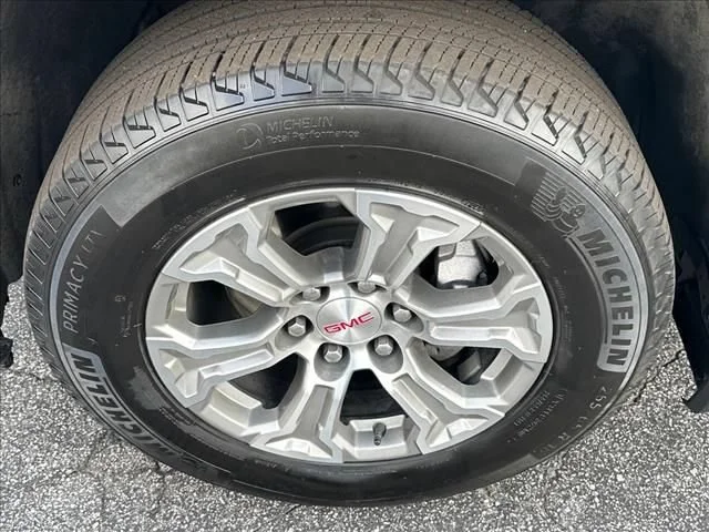 Certified Used 2025 Sterling Metallic GMC SLT image 37