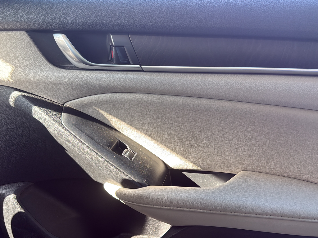 Used 2020 White Honda EX-L image 42