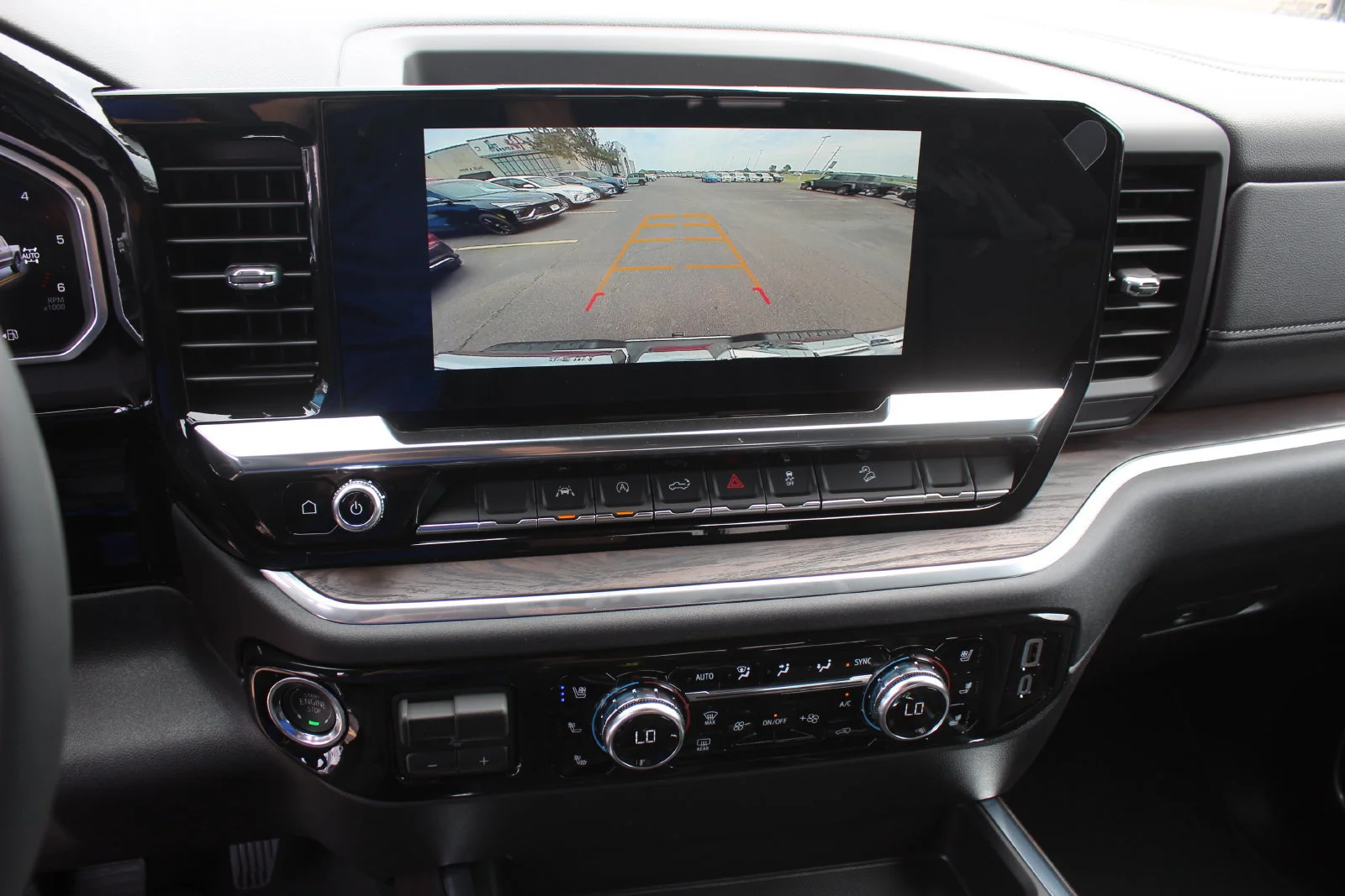2026 GMC Sierra 1500 SLT - Photo 14