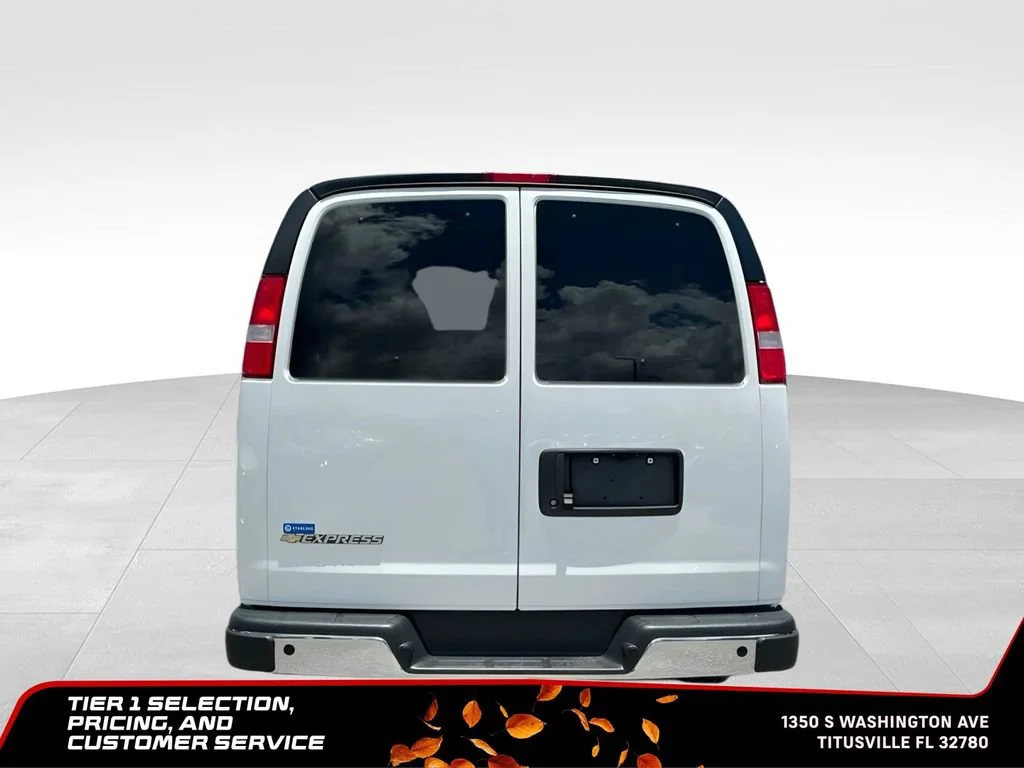 Used 2025 Summit White Chevrolet 1LT image 7