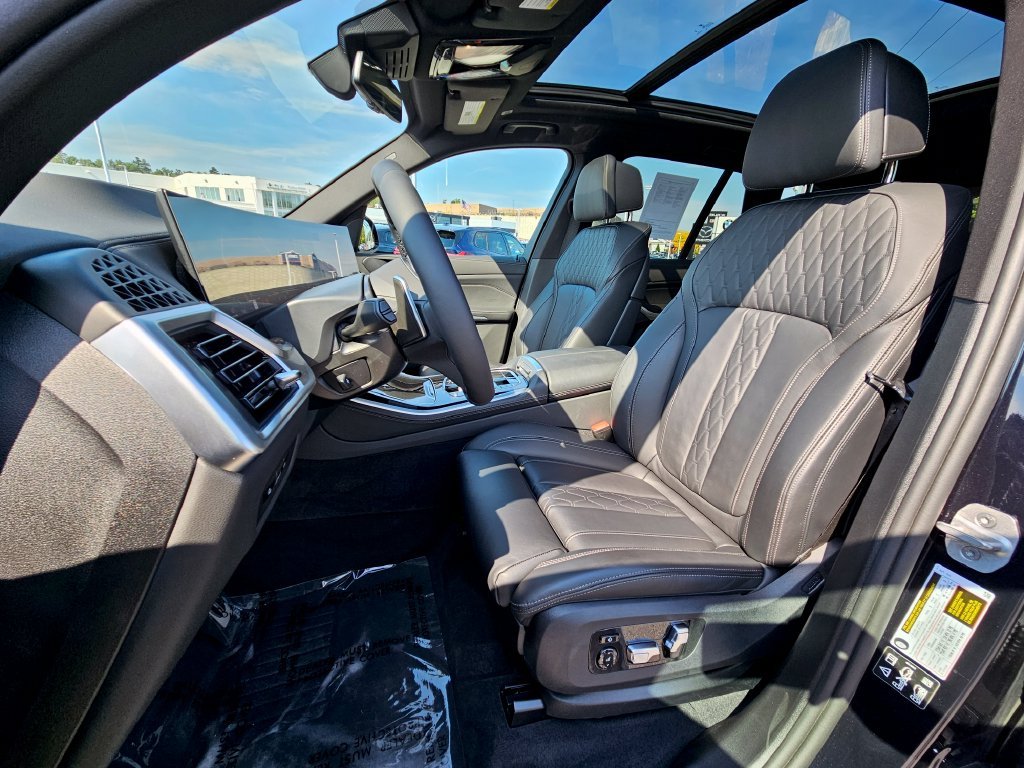 Certified Used 2025 Carbon Black Metallic BMW xDrive40i image 18