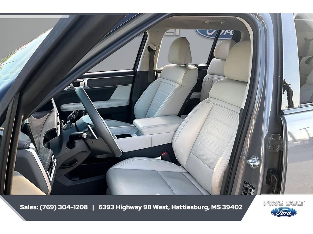 Used 2025 Hampton Gray Hyundai Calligraphy image 18