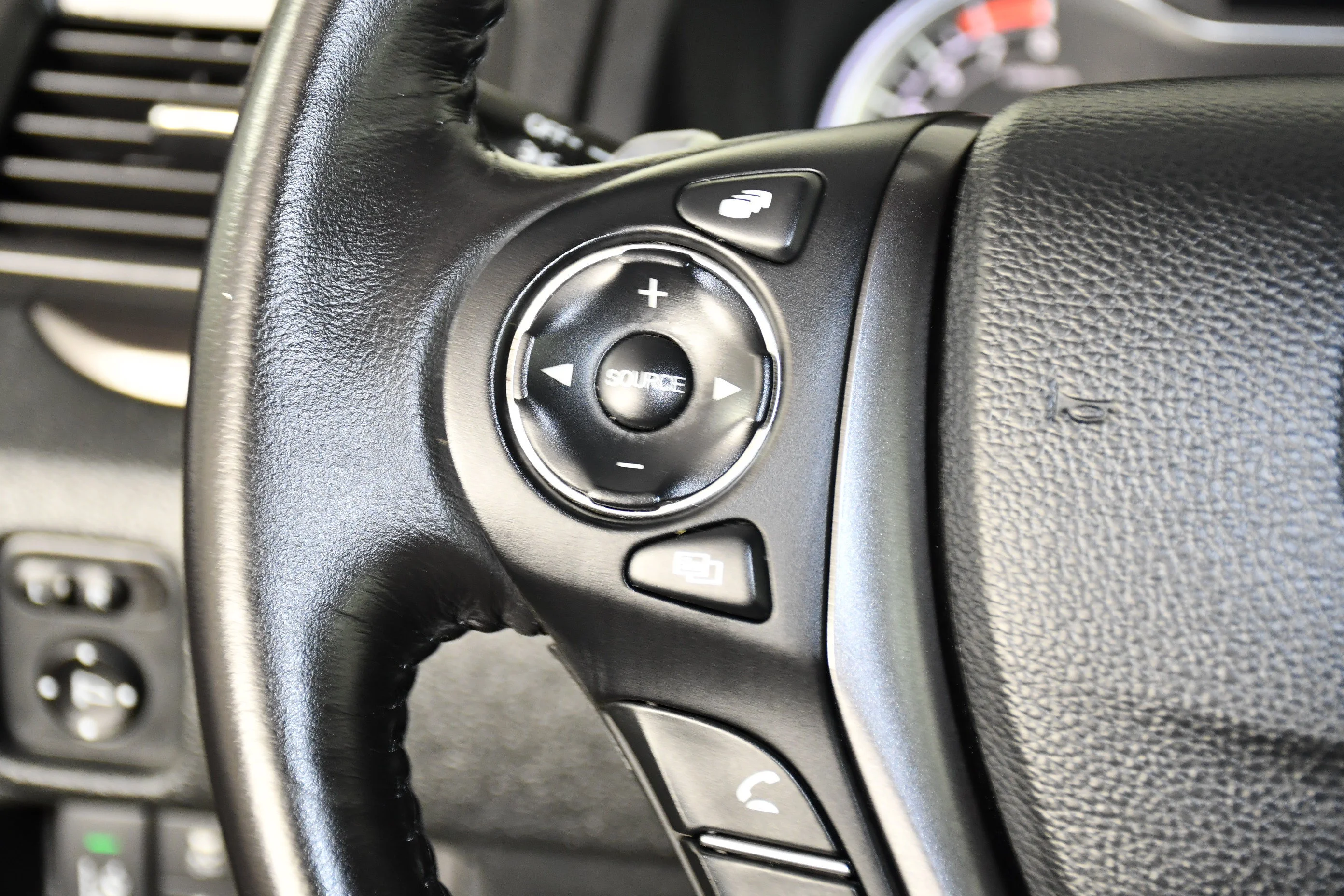 Certified Used 2023 Crystal Black Pearl Honda RTL image 21
