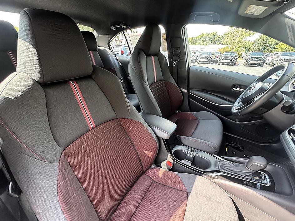 Used 2025 Ice Toyota SE image 20