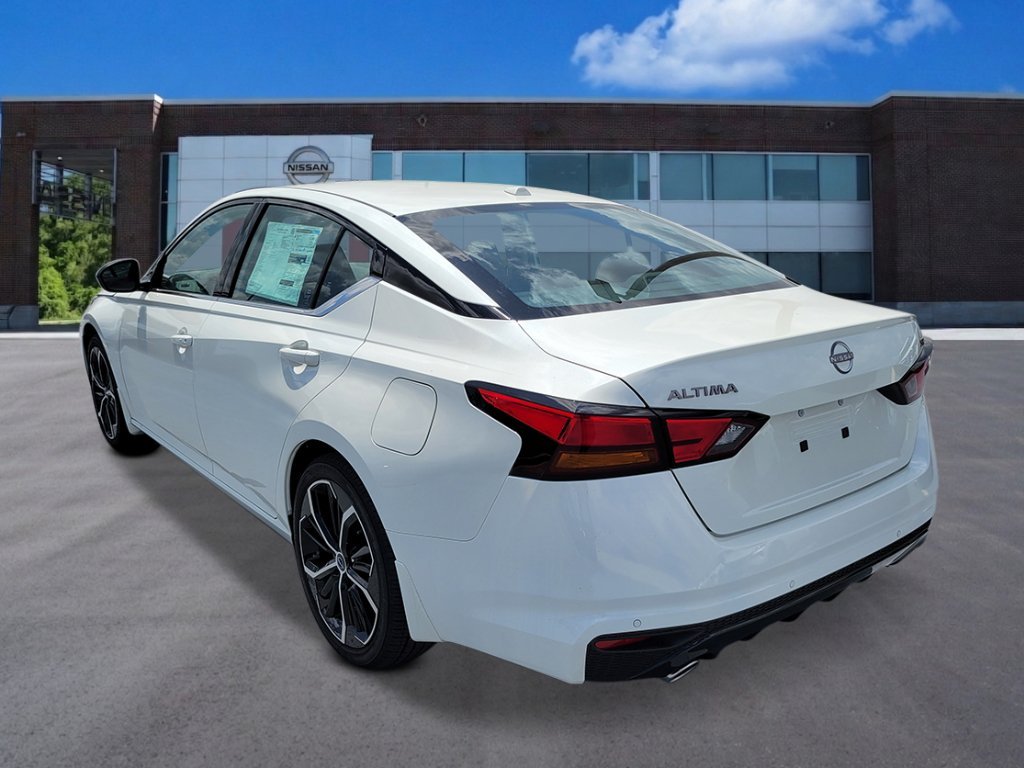 New 2026 Pearl White Tricoat Nissan SR image 4