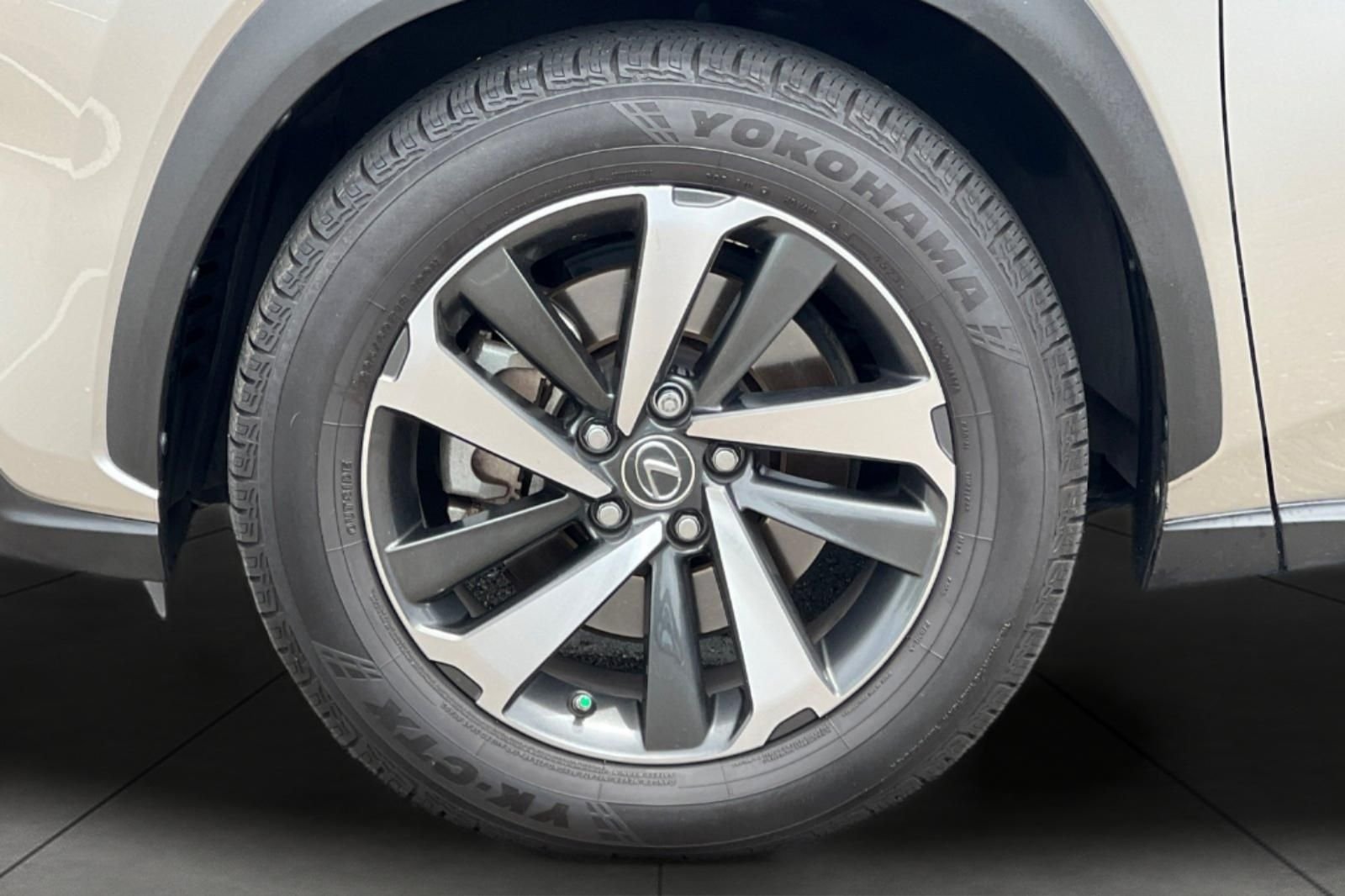 Used 2020 Silver Lexus 300h image 13