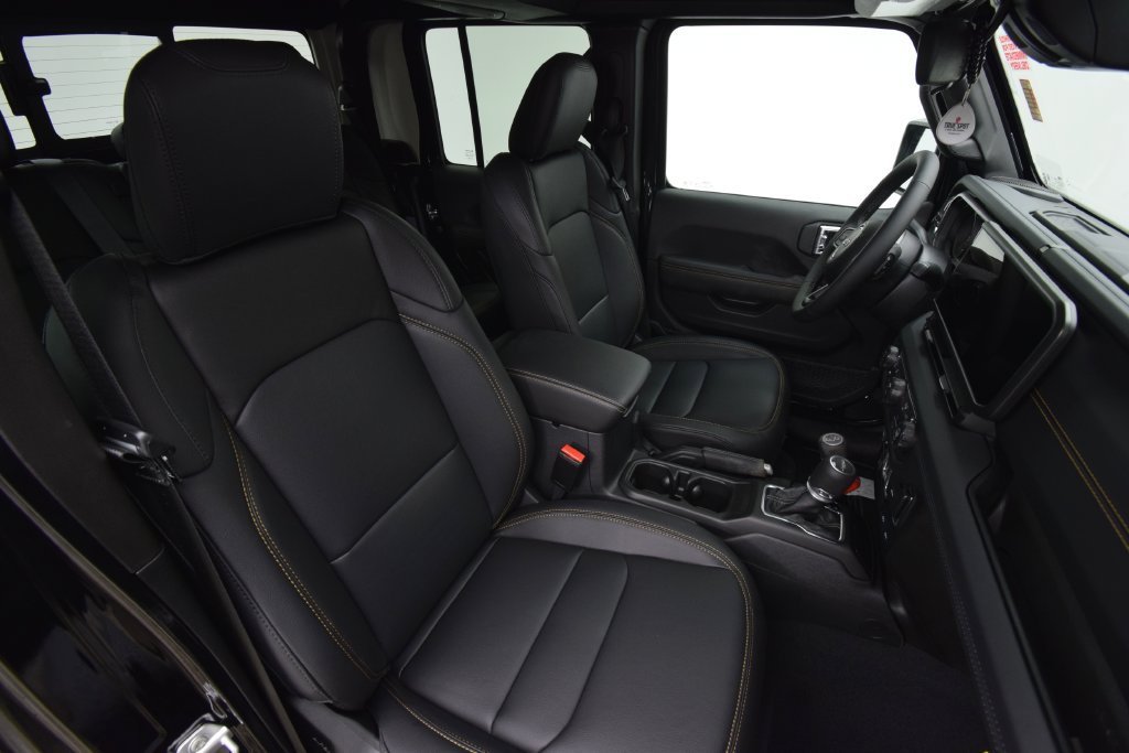New 2026 Black Clear-Coat Exterior Paint Jeep Sahara image 18