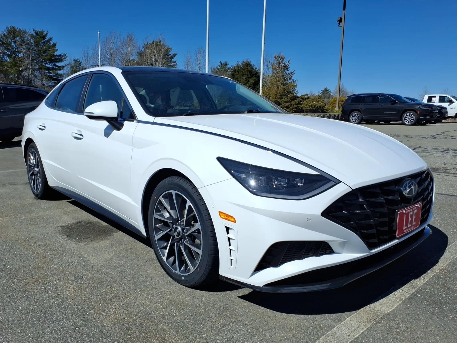 Used 2023 White Hyundai Limited image 4