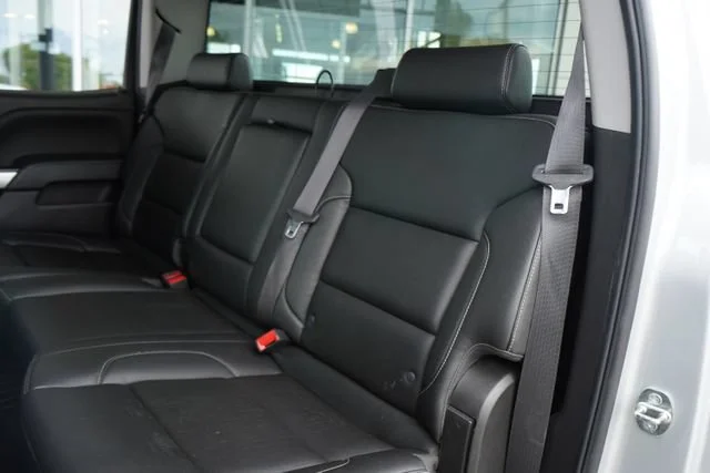 Used 2018 SILVER ICE METALLIC Chevrolet LT image 27