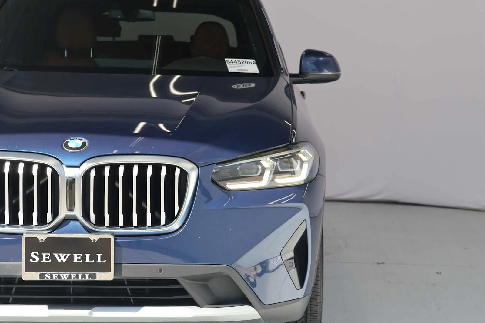 Used 2022 Phytonic Blue Metallic BMW sDrive30i image 4