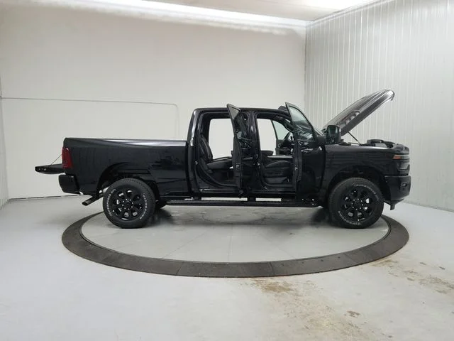 New 2026 Diamond Black Crystal Pearl-Coat Exterior Paint RAM Laramie image 16