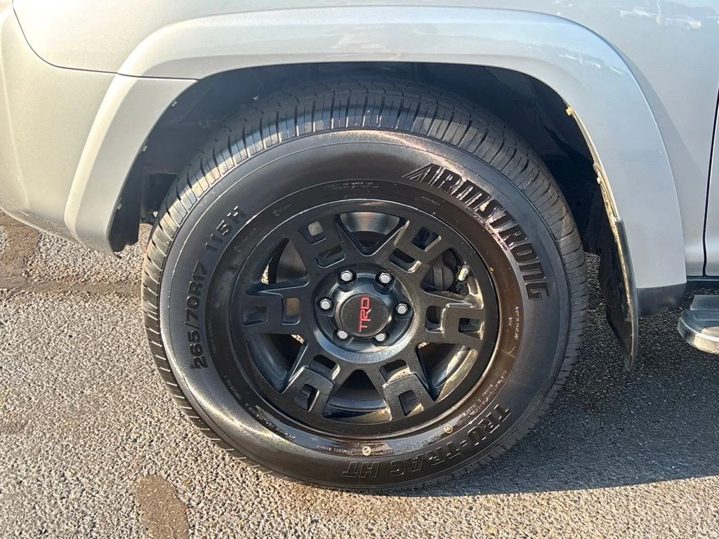 Used 2016 Silver Toyota SR5 Premium image 25