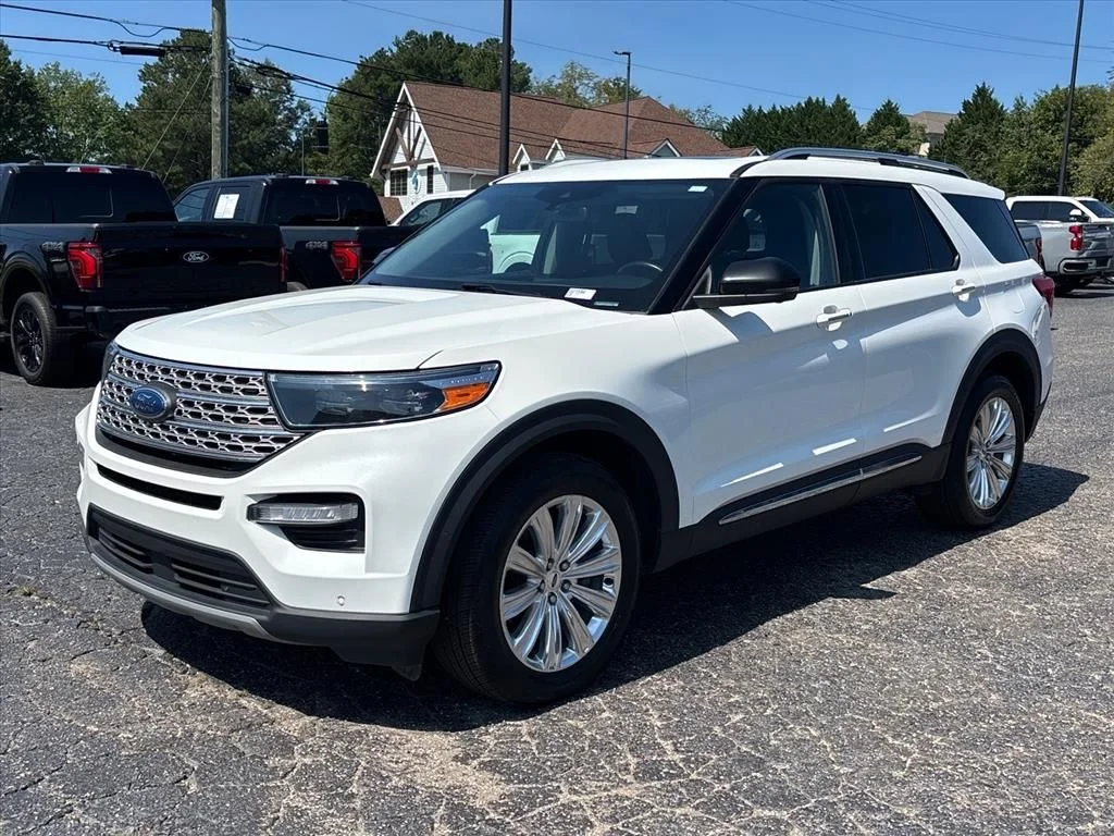 Certified Used 2023 Star White Ford Limited image 3