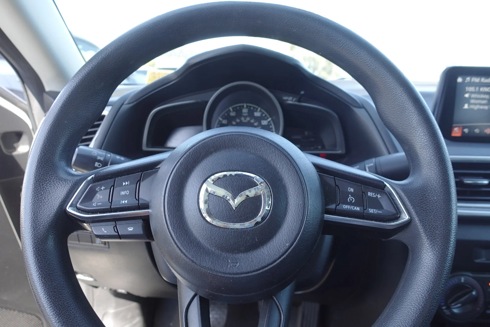 Used 2017 Snowflake White Pearl Mica Mazda Sport image 17