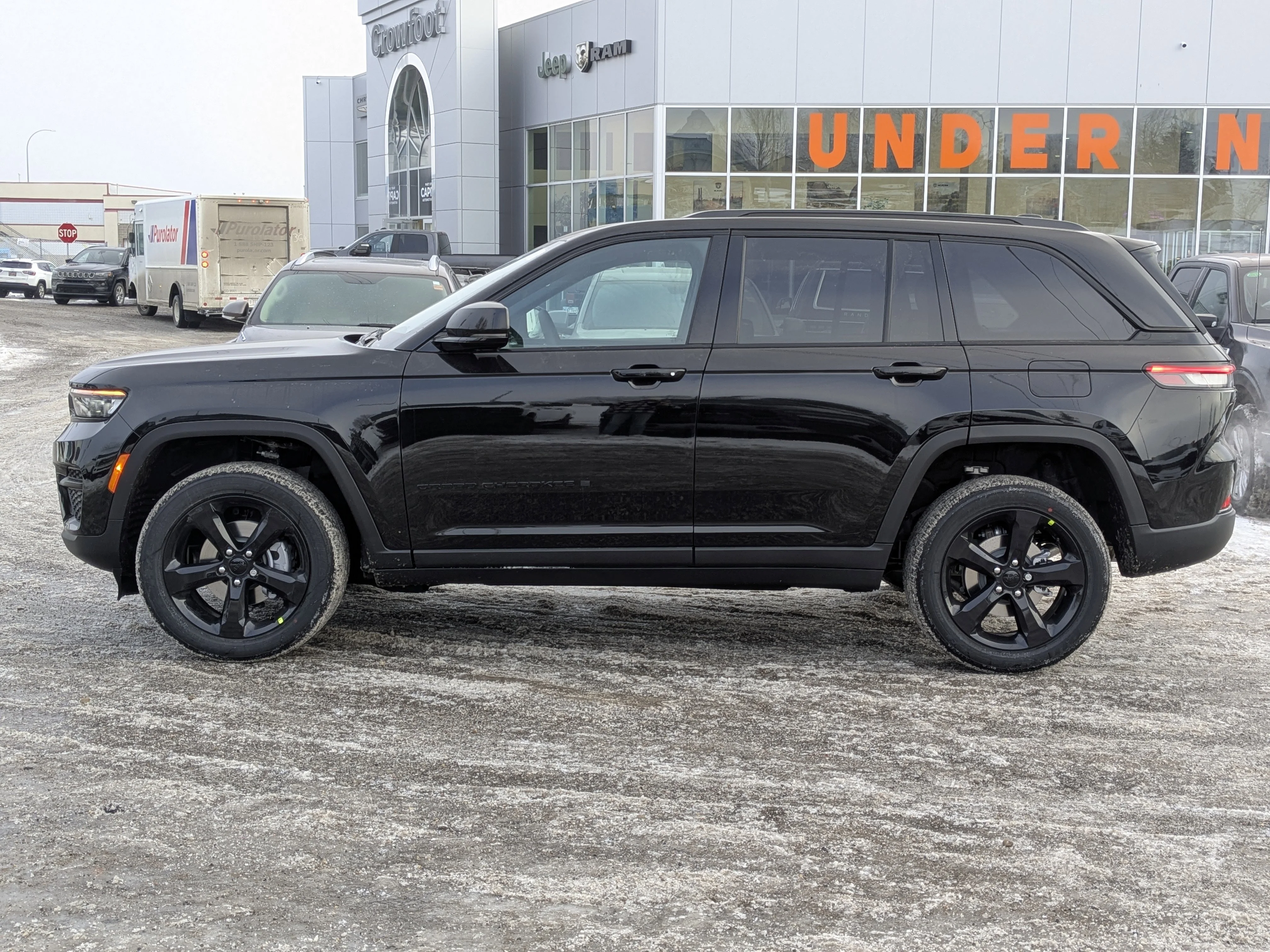 New 2025 Black Jeep Altitude - - Power Liftgate - Wireless Charging - 20 Black Wheels - Remote Start & More image 5