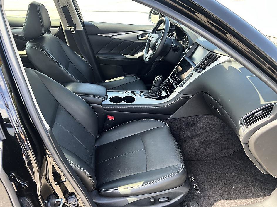 Used 2023 Black Obsidian INFINITI LUXE image 17