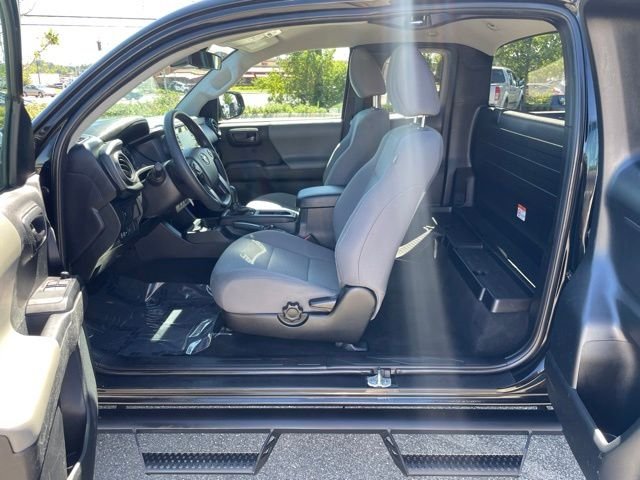 Used 2022 Midnight Black Metallic Toyota SR image 13