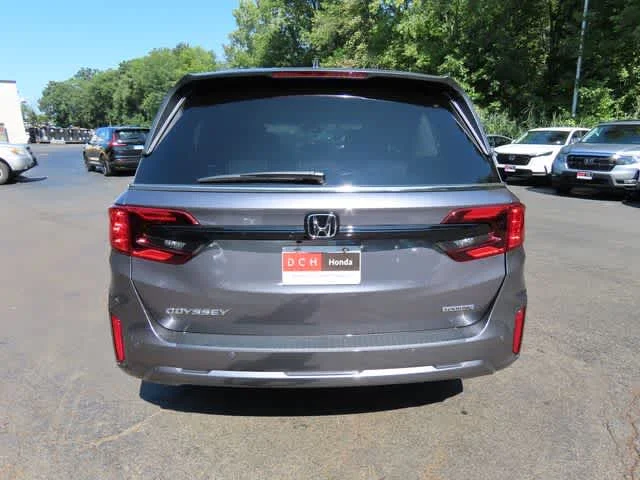 New 2026 Modern Steel Metallic Honda Touring image 5