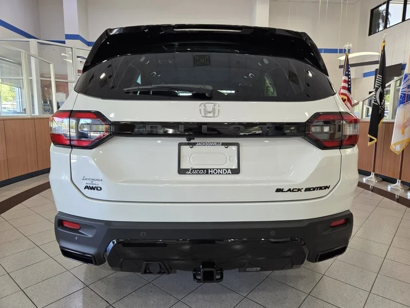 New 2026 Platinum White Pearl Honda BLACK EDITION AWD image 5