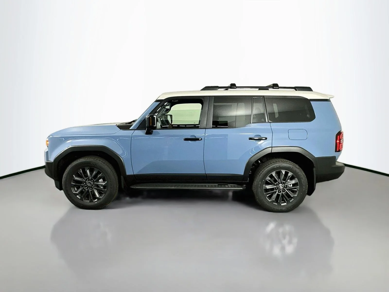 New 2026 Heritage Blue/Grayscape <sup>1</sup> Toyota  image 4