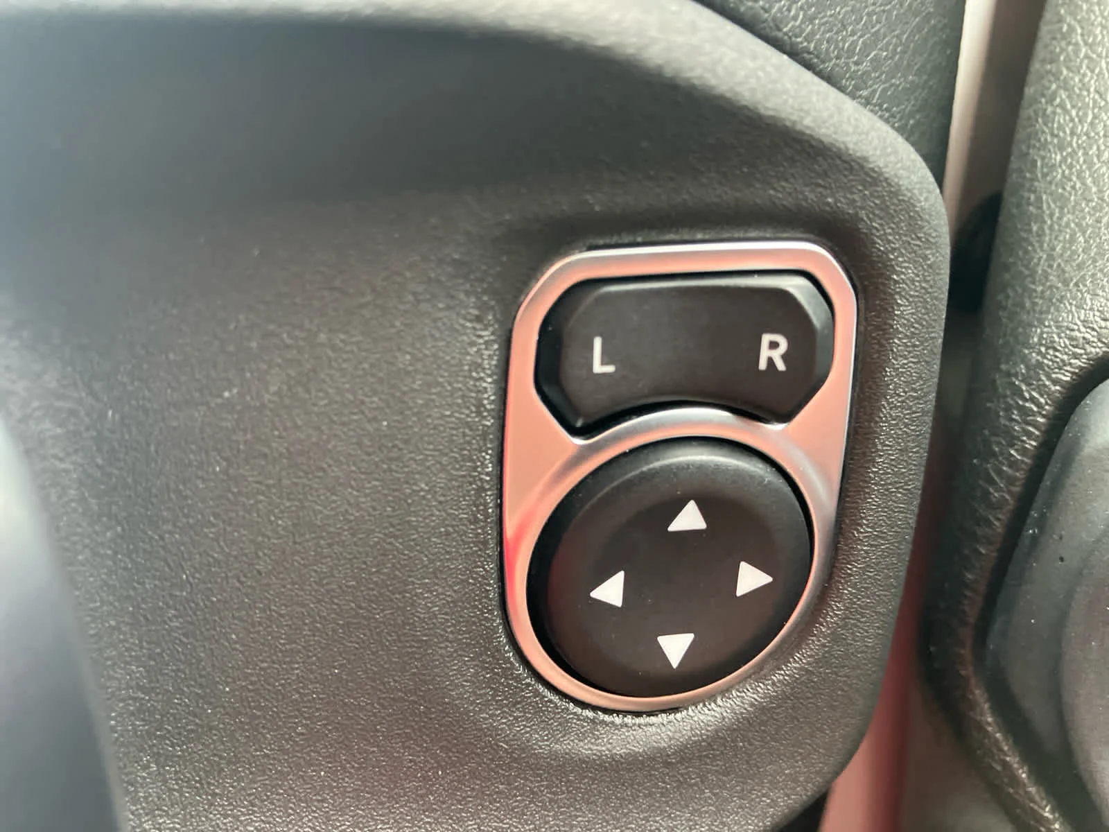 Used 2023 Bright White Clearcoat Jeep Sport S image 12