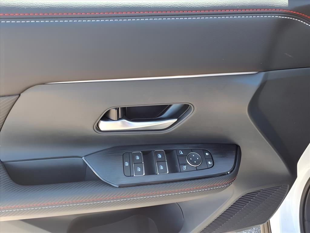 2025 Nissan Kicks SR AWD - Photo 13