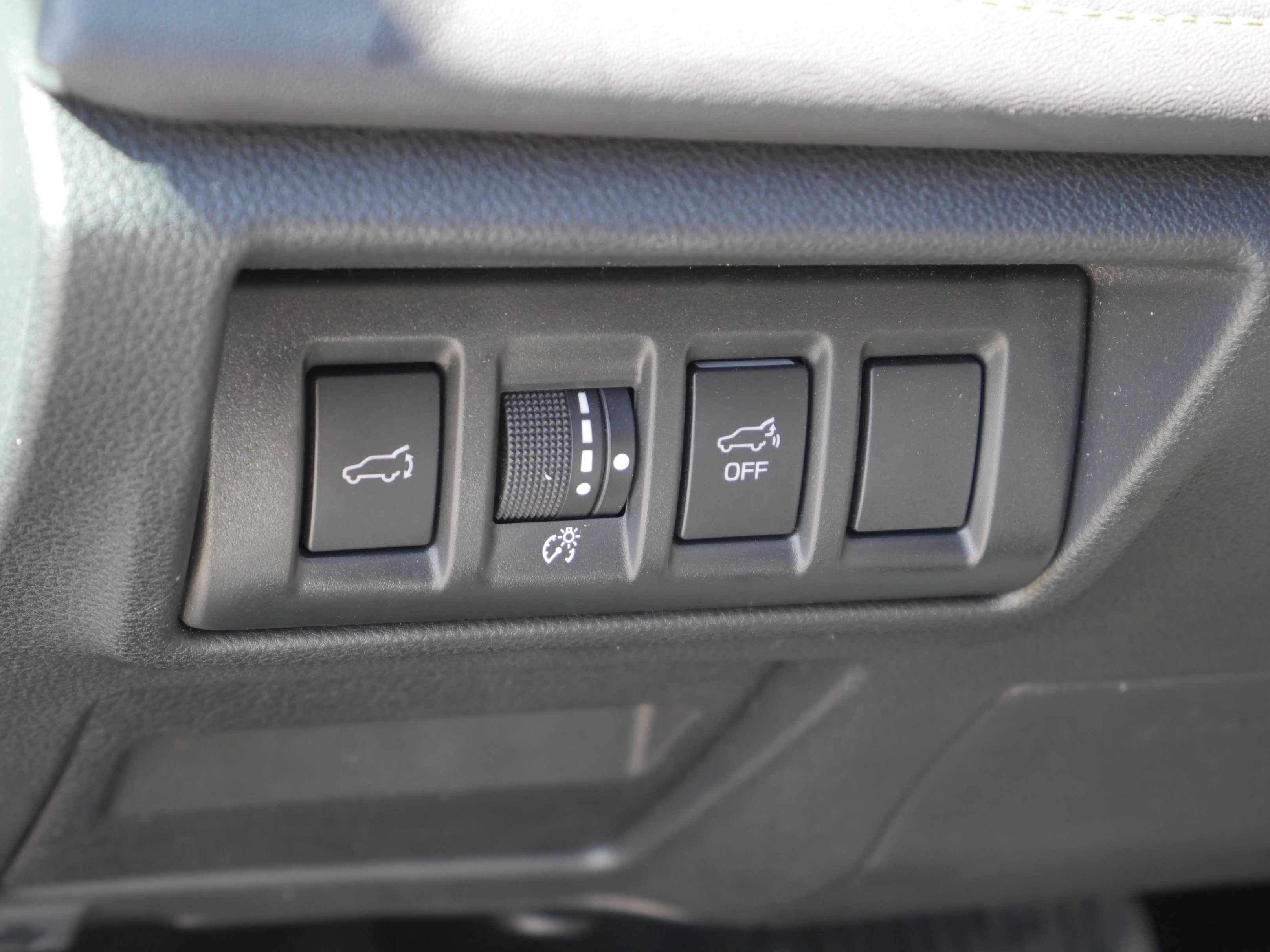Used 2023 Ice Silver Metallic Subaru Onyx Edition XT image 6