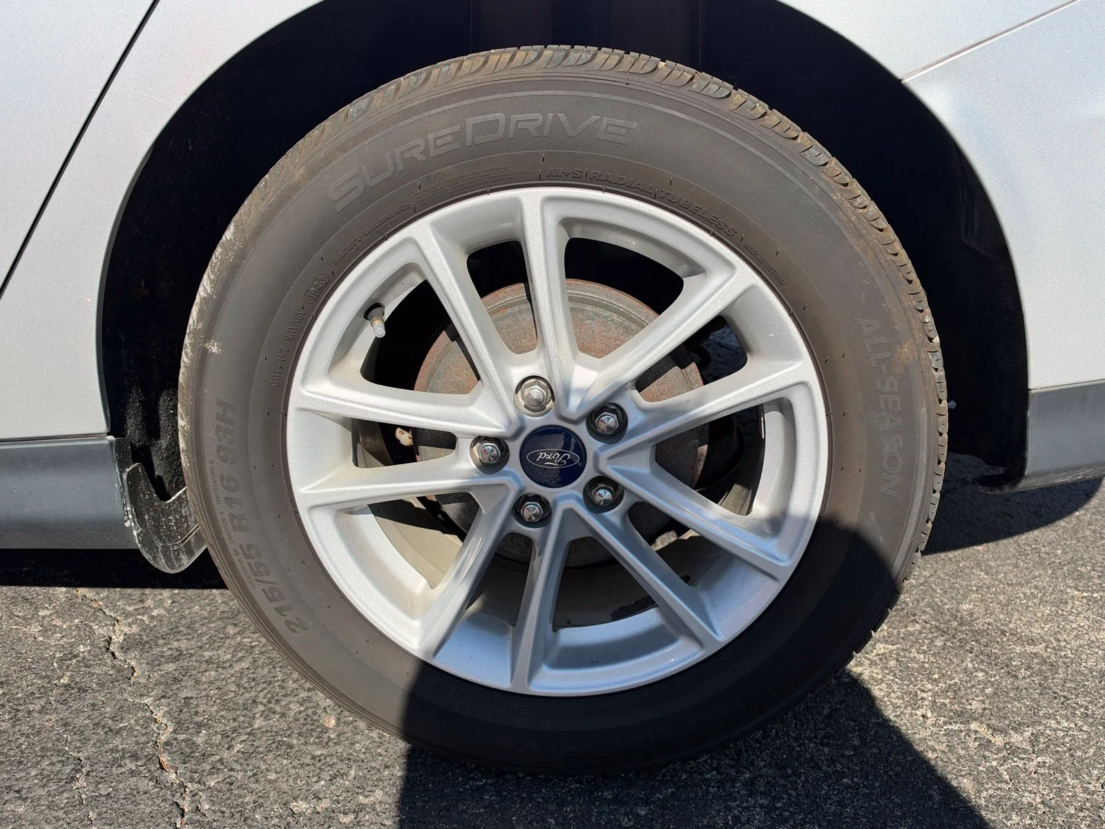 Used 2018 Silver Ford SE image 33
