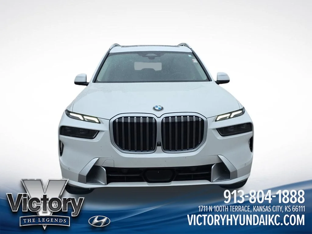 Used 2023 White BMW xDrive40i image 2
