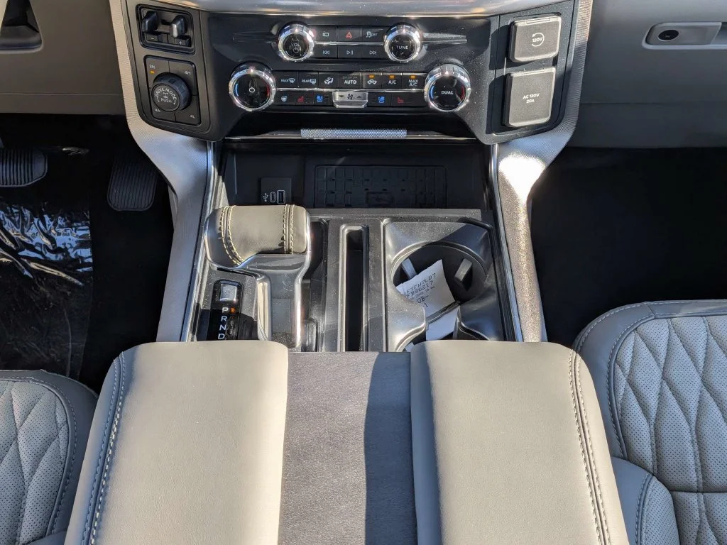 New 2026 Star White Metallic Tri-Coat Ford Platinum® image 15