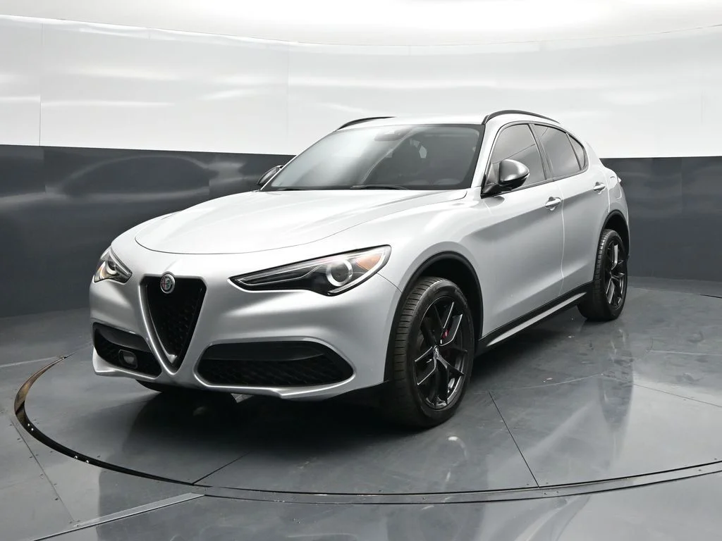 Used 2020 Gray Alfa Romeo Base image 52