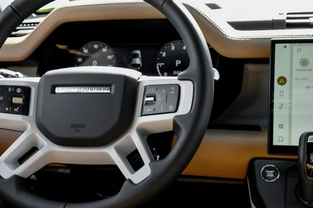 New 2026 Fuji White Land Rover S image 22