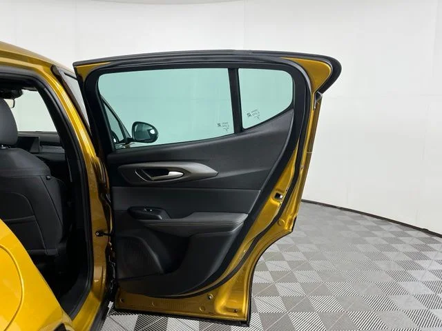 Used 2026 Yellow Alfa Romeo Base image 44