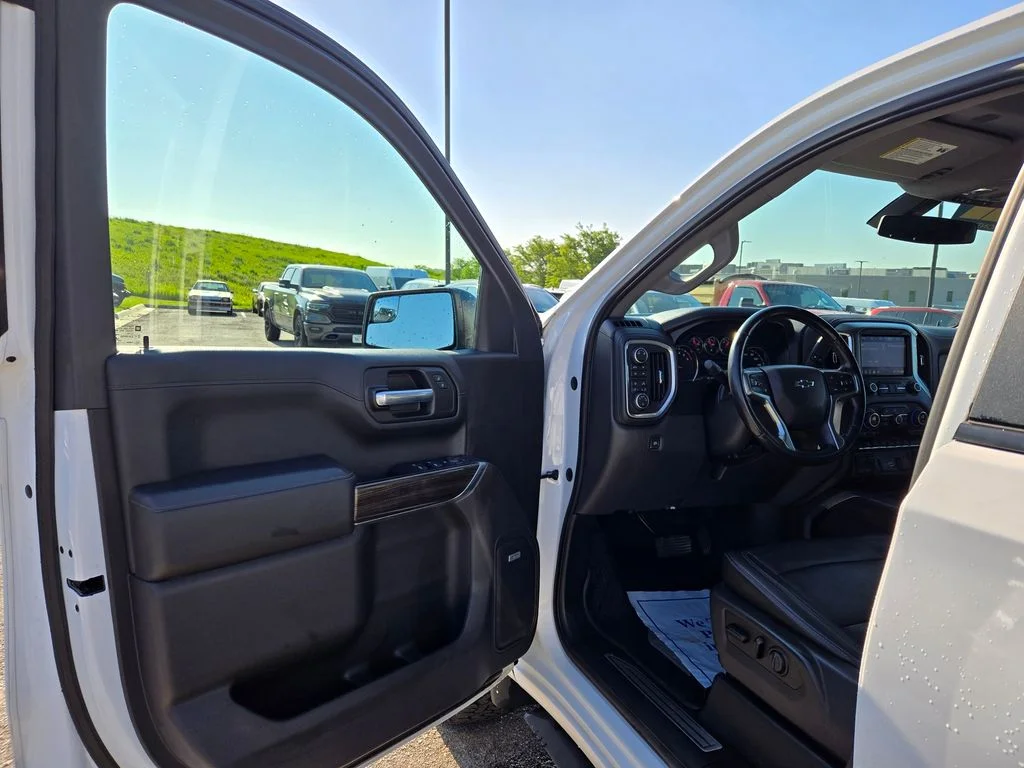 Used 2019 White Chevrolet LT Trail Boss image 14