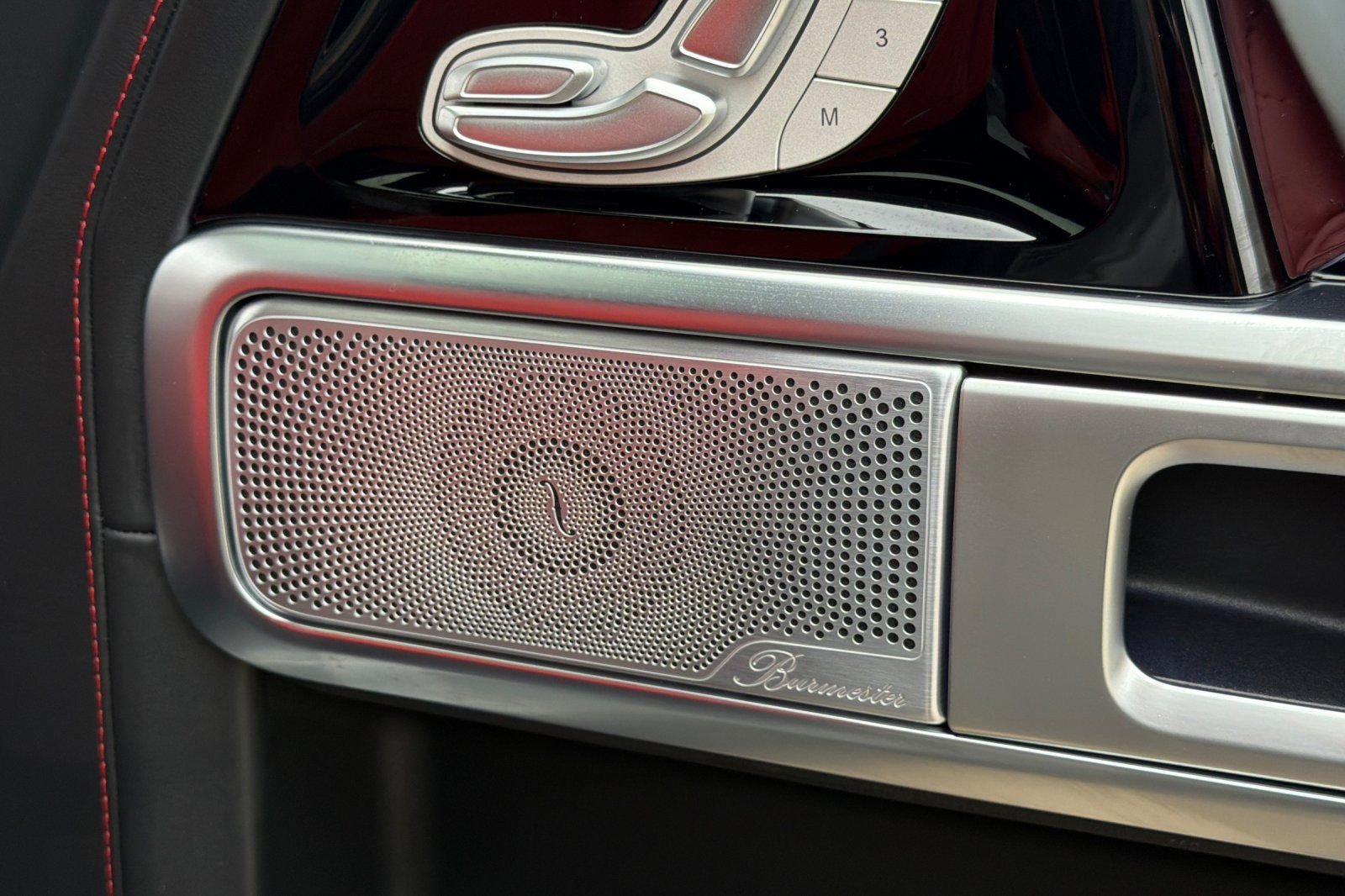 New 2026 MANUFAKTUR Arabian Grey Non- Metallic Mercedes-Benz G 63 AMG® image 6