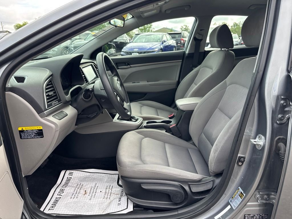 Used 2018 Gray Hyundai SE image 17