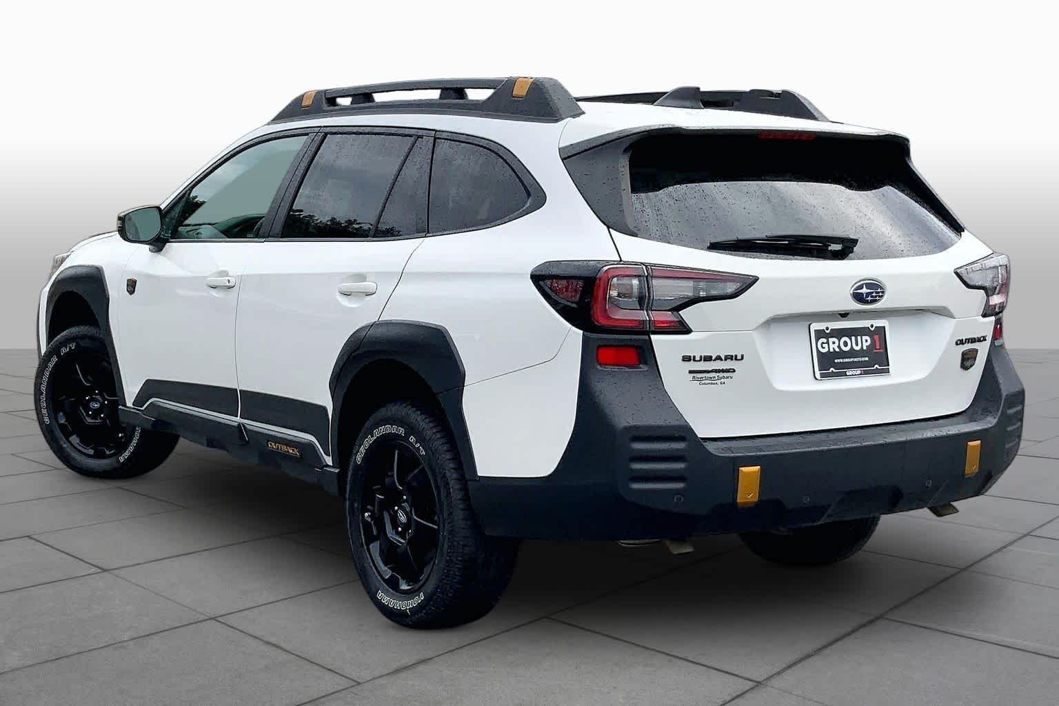 Used 2022 Crystal White Pearl Subaru Wilderness image 11