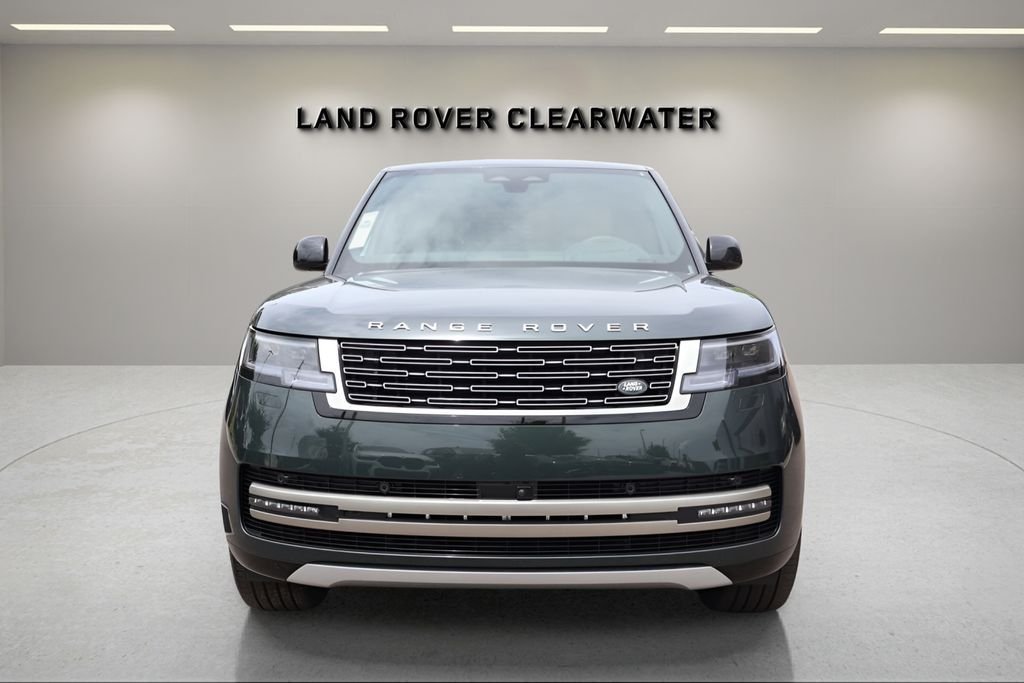 New 2026 Belgravia Green LAND ROVER SE image 8