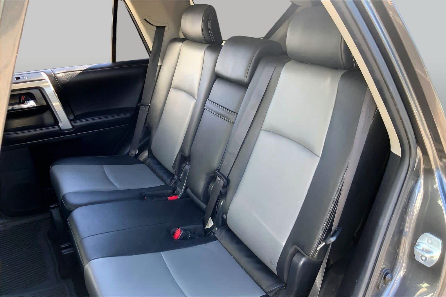 Used 2019 Magnetic Gray Metallic Toyota SR5 Premium image 18