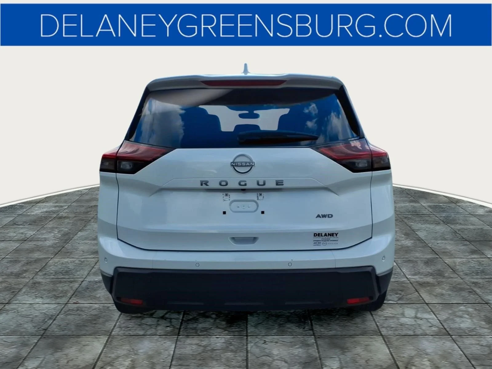 Used 2025 Everest White Pearl Qbe Nissan SV image 4