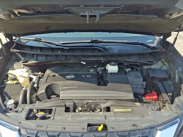 Used 2019 Brown Nissan SL image 29