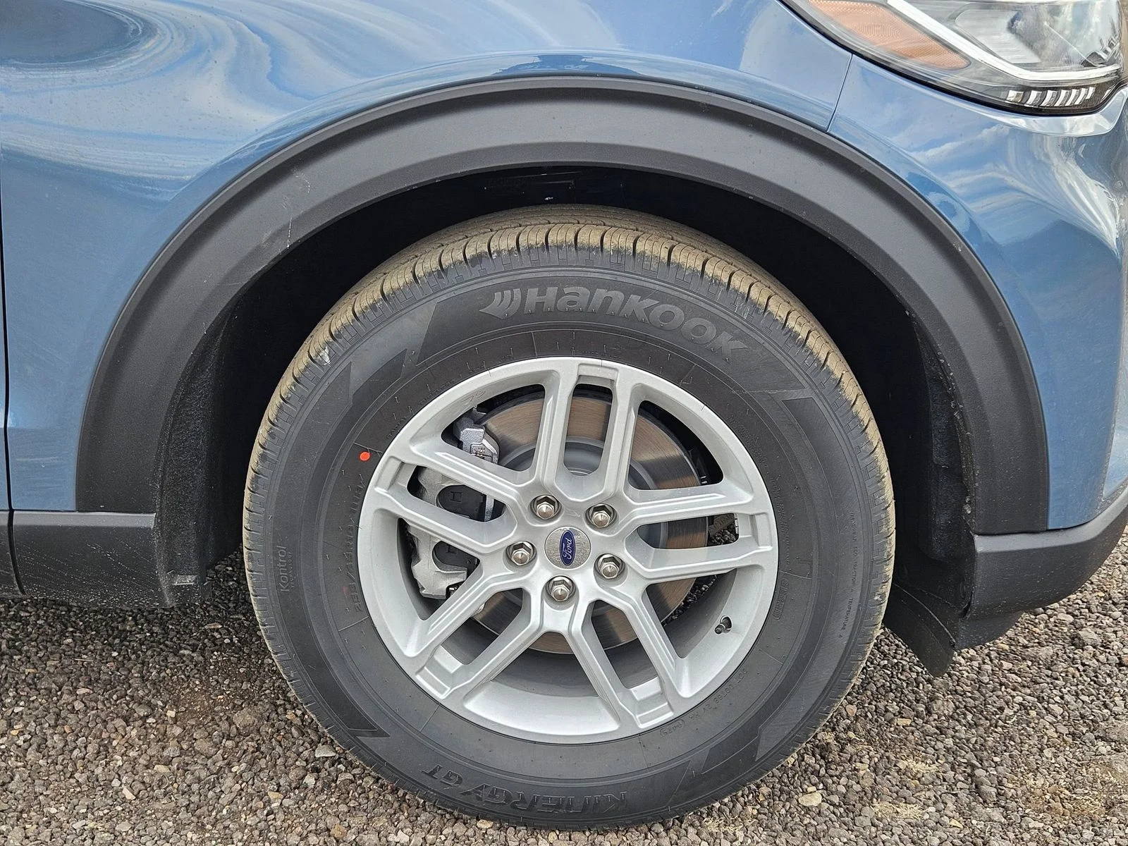 New 2026 Vapor Blue Metallic Ford Active image 9