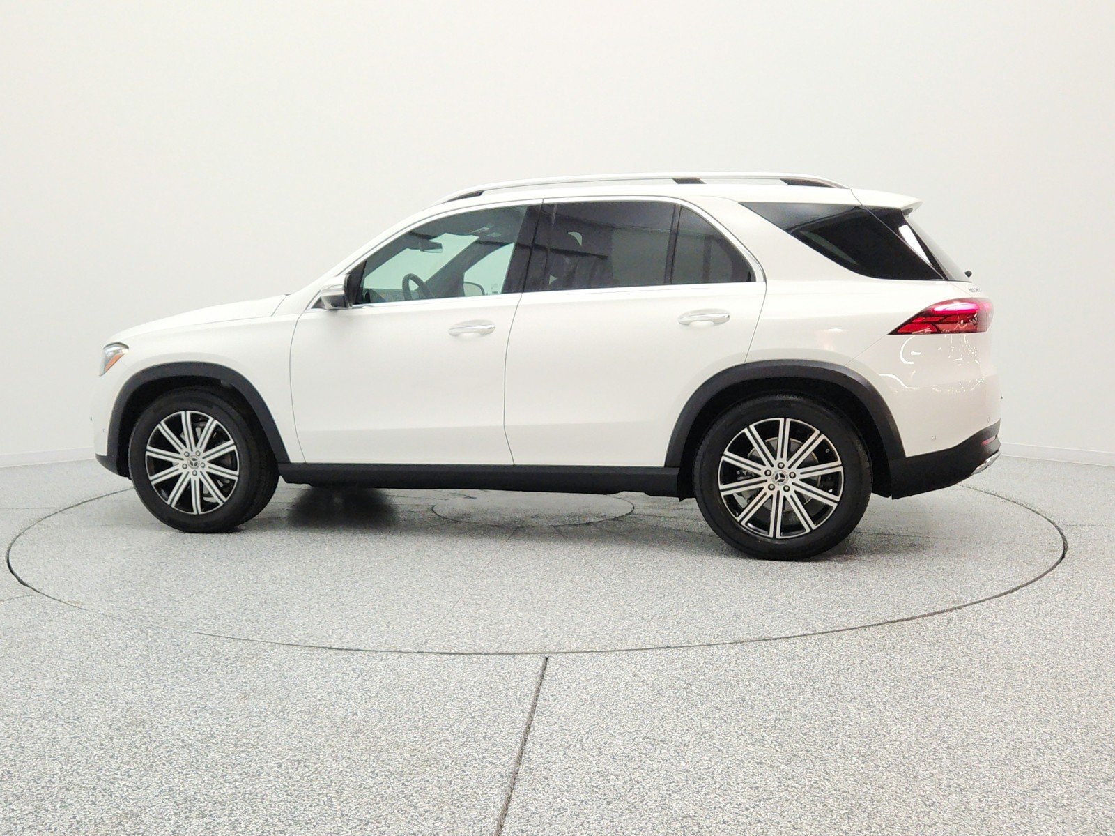 Certified Used 2024 Polar White Mercedes-Benz GLE 350 4MATIC® SUV image 8