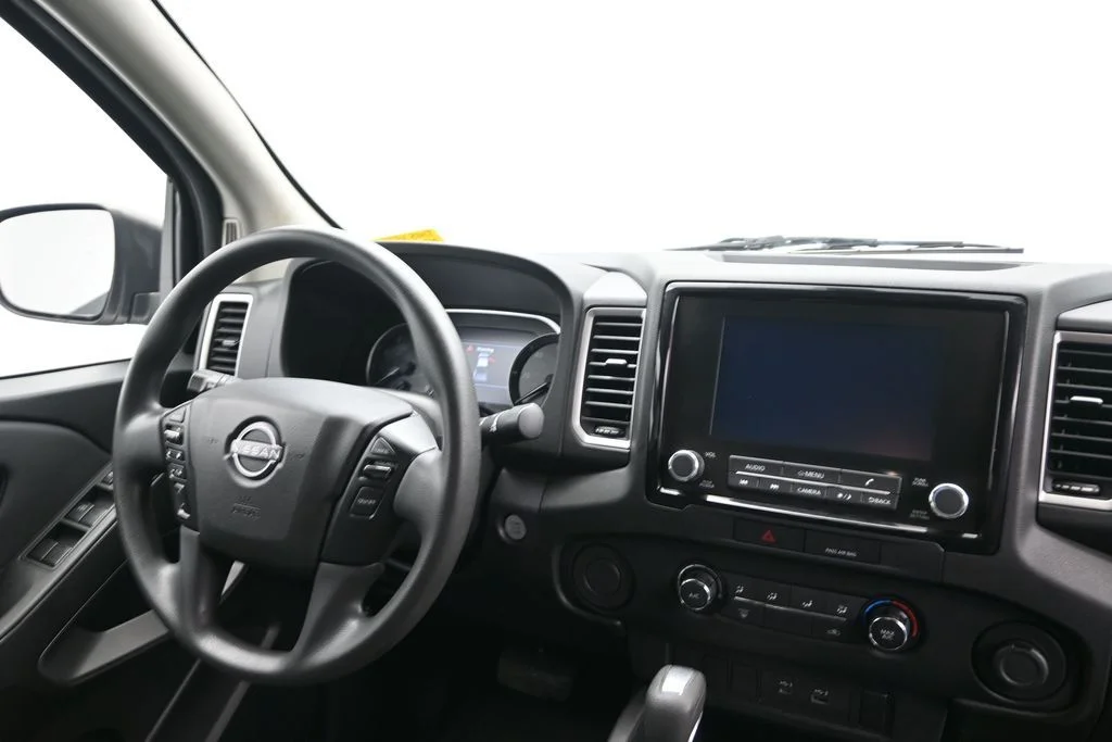 Used 2022 White Nissan SV image 17