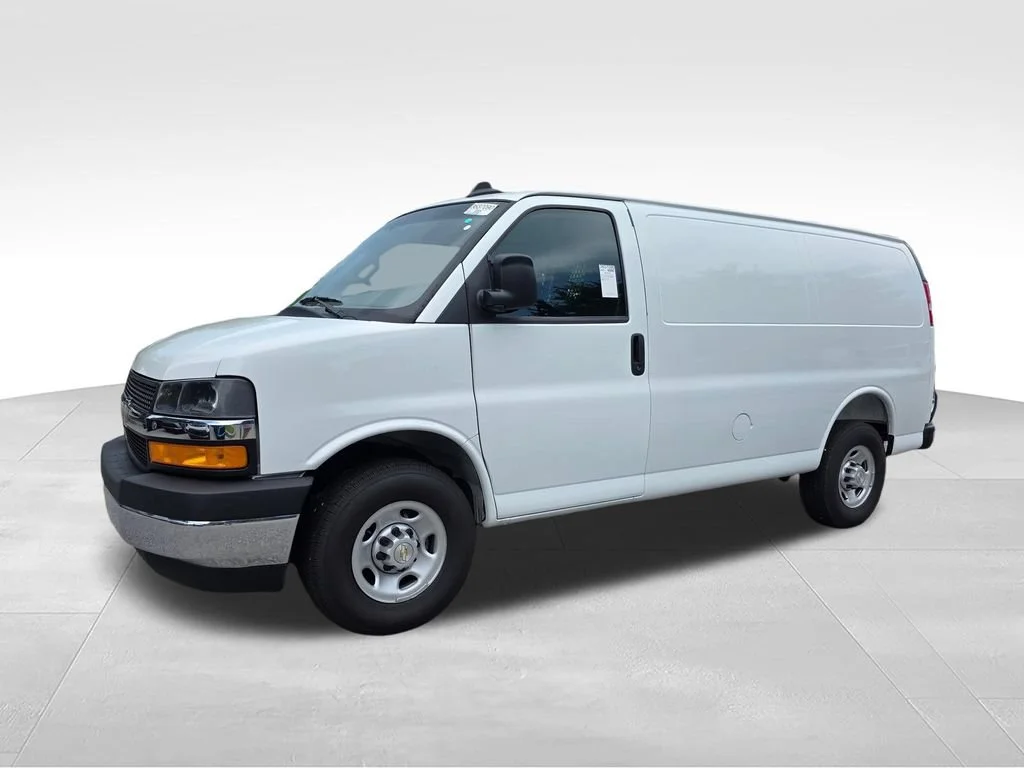 Used 2025 Summit White Chevrolet WT image 2