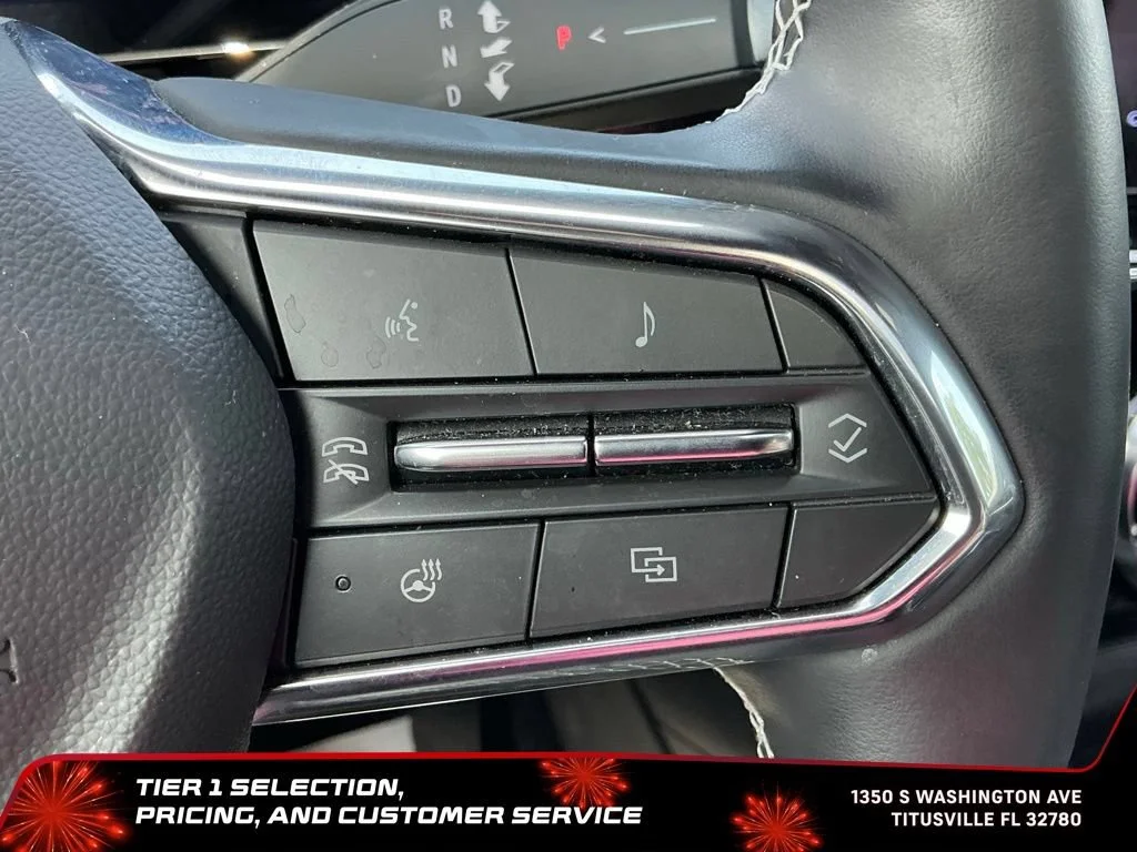 Used 2025 Summit White Chevrolet LT image 29