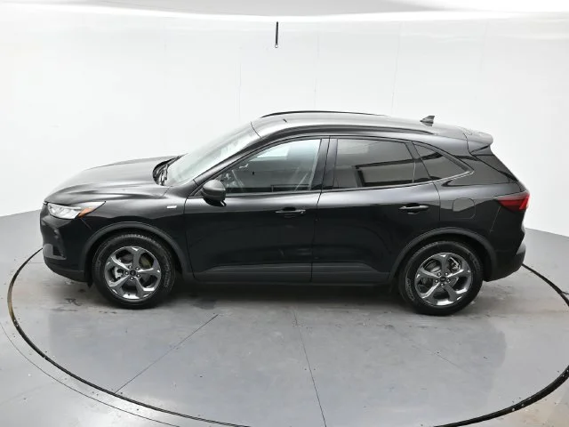 Used 2025 Agate Black Metal Ford ST-Line image 34