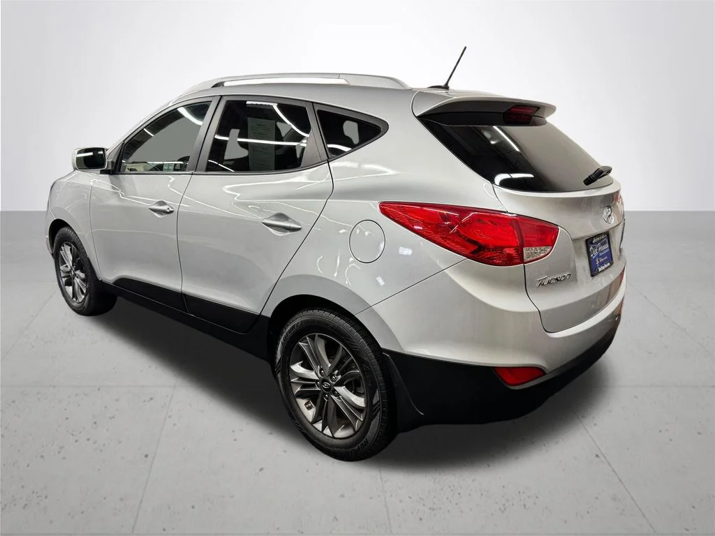 Used 2014 Silver Hyundai SE image 4