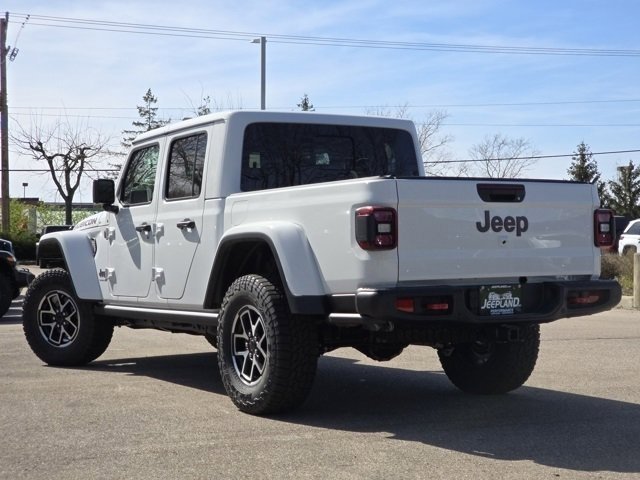 Used 2025 Bright White Clearcoat Jeep Rubicon image 25